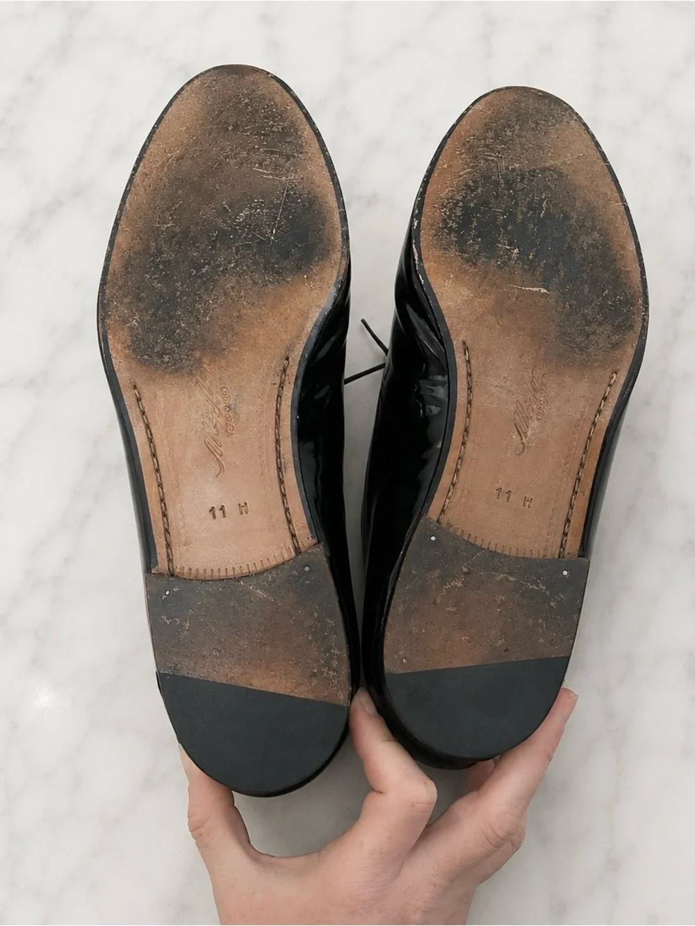 Mezlan sleek black